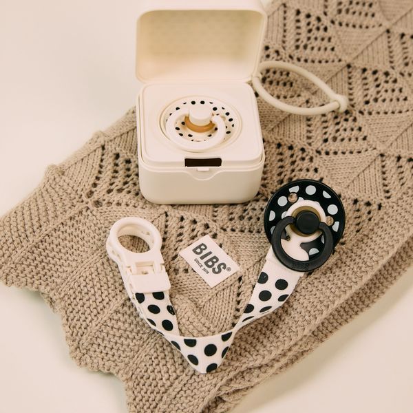 Подарочный набор держатель, контейнер и пустышка BIBS Gift Set Polka Soothe & Go Latex &ndash; Ivory / Black, 2й размер 6-18 месяцев 101914 фото