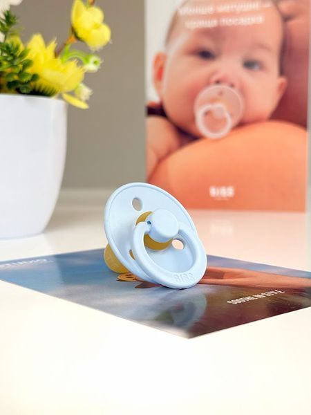 Соска пустышка BIBS Colour Latex Round (круглая) &ndash; Baby Blue, 1й размер 0-6месяцев 101667 фото