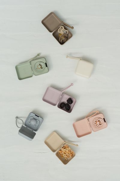 Контейнер для пустушок BIBS Pacifier Box Ivory 101631 фото