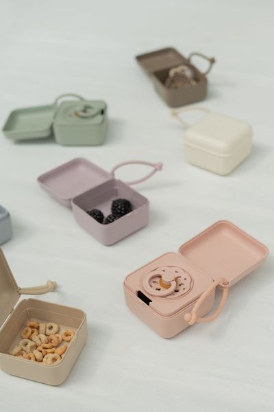 Контейнер для пустушок BIBS Pacifier Box Ivory 101631 фото
